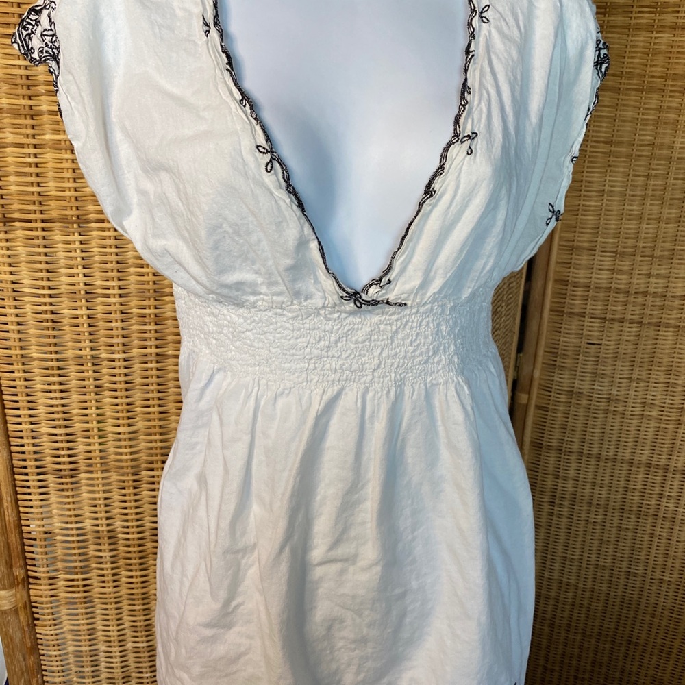 Y2K Elegant White Cotton Deep V Top with Black Trim
